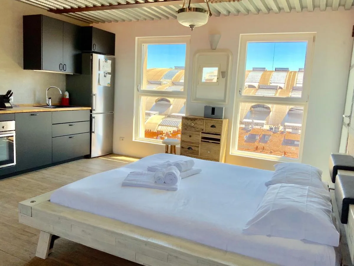 Luxury Studio Unique View Near Main Station Milan